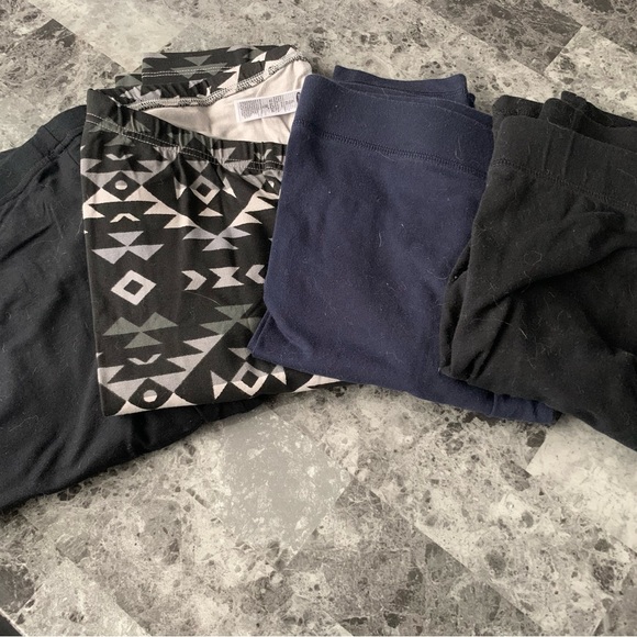 Bundle of 8 pairs of leggings printed and solid colours size L/XL - Picture 3 of 4